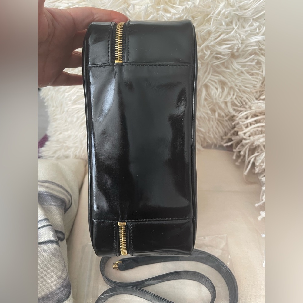 Chanel ⭐️Vintage Patent Leather Vanity Case Crossbody Shoulder Bag⭐️W/card & COA - Picture 7 of 16